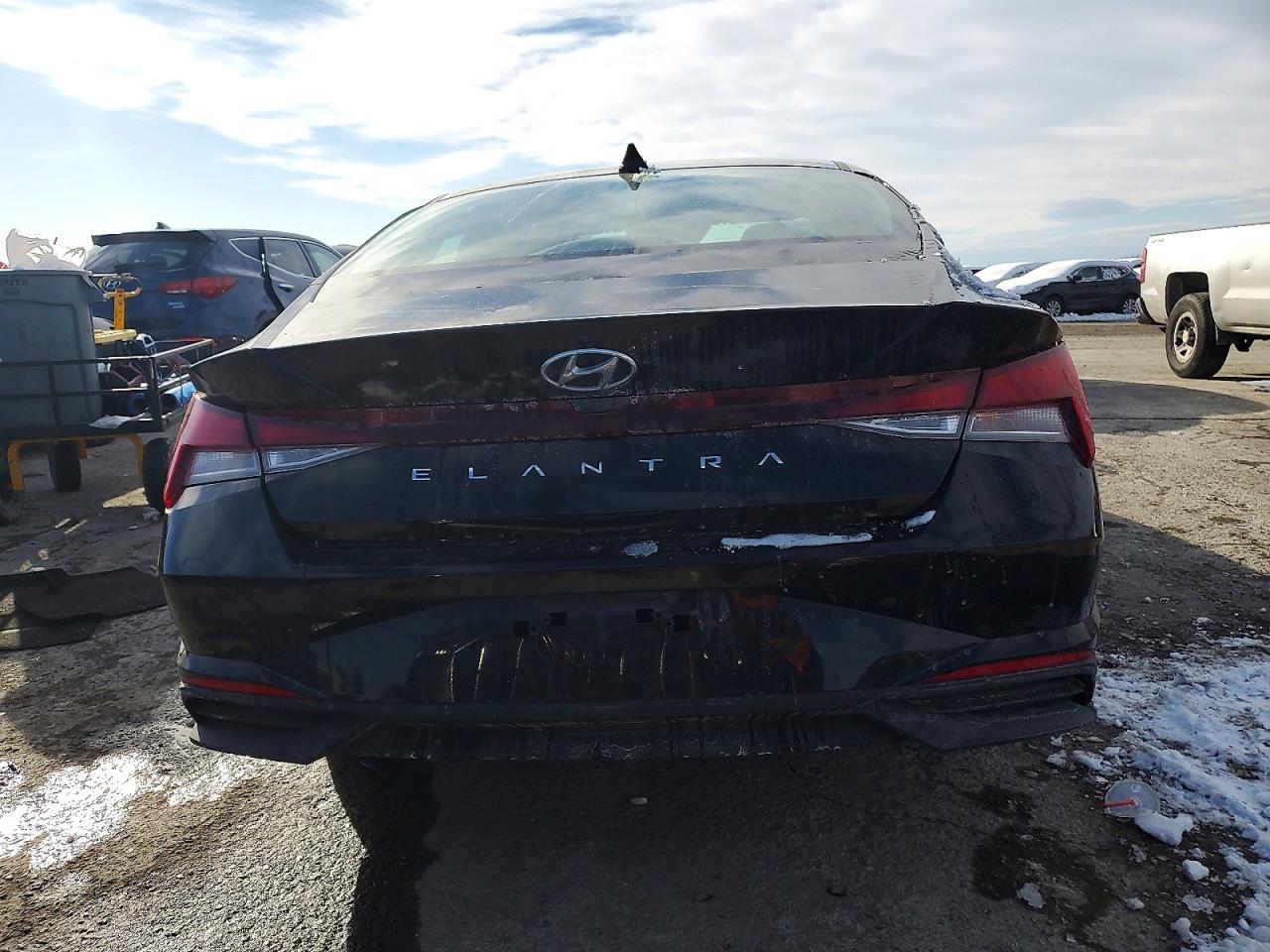 2021 Hyundai Elantra Se - Фото 6