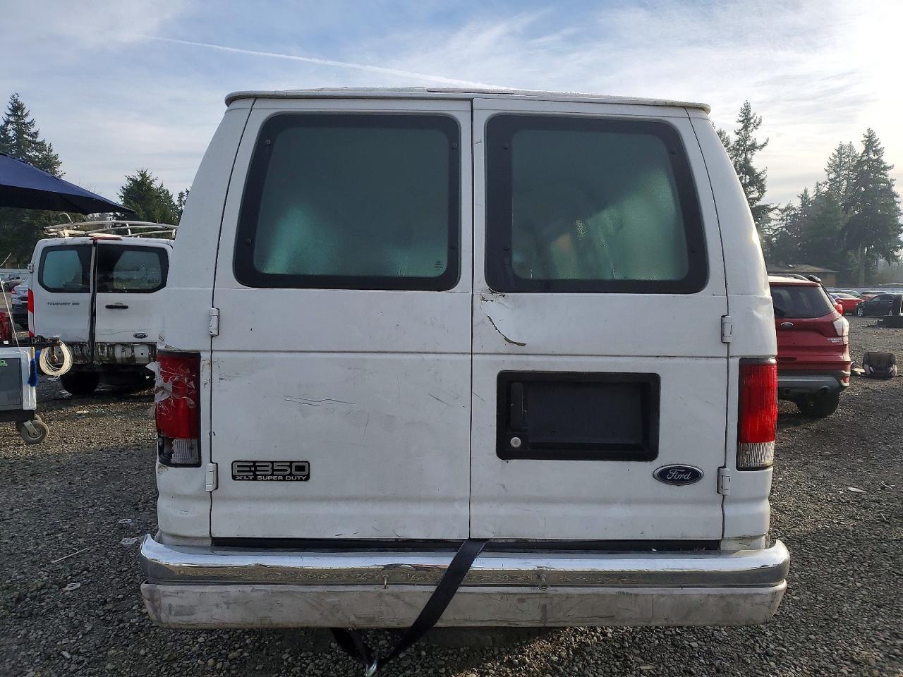 2002 Ford Econoline E350 Super Duty Wagon - Фото 6