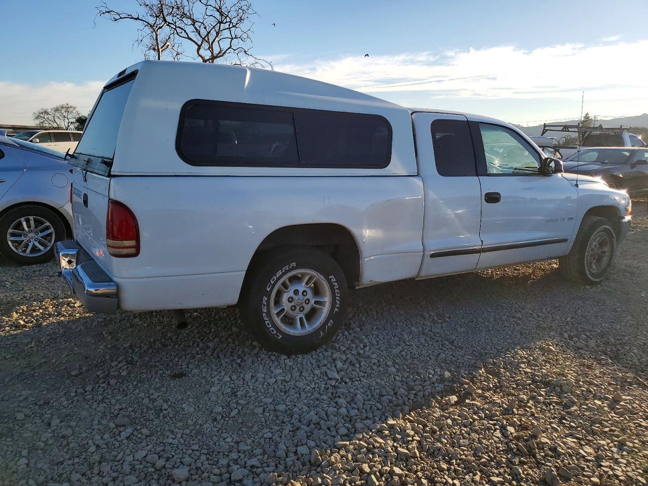 1998 Dodge Dakota - Image 3