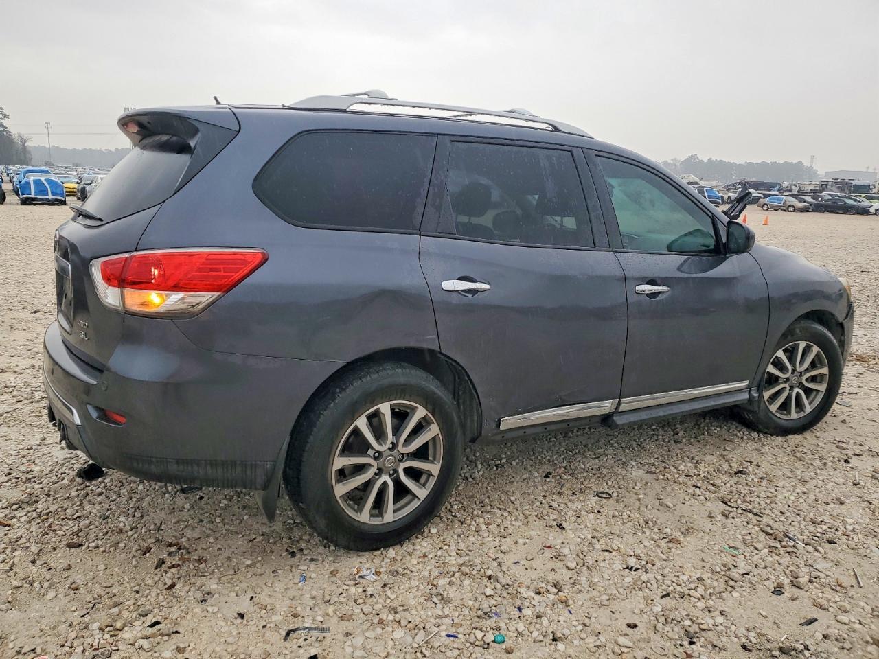 2013 Nissan Pathfinder S - Фото 3