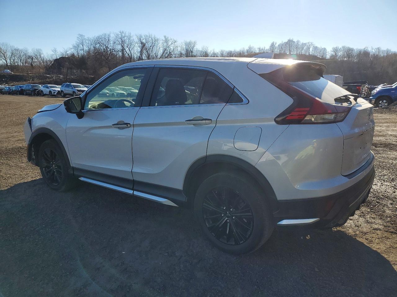 2022 Mitsubishi Eclipse Cross Le - Image 2