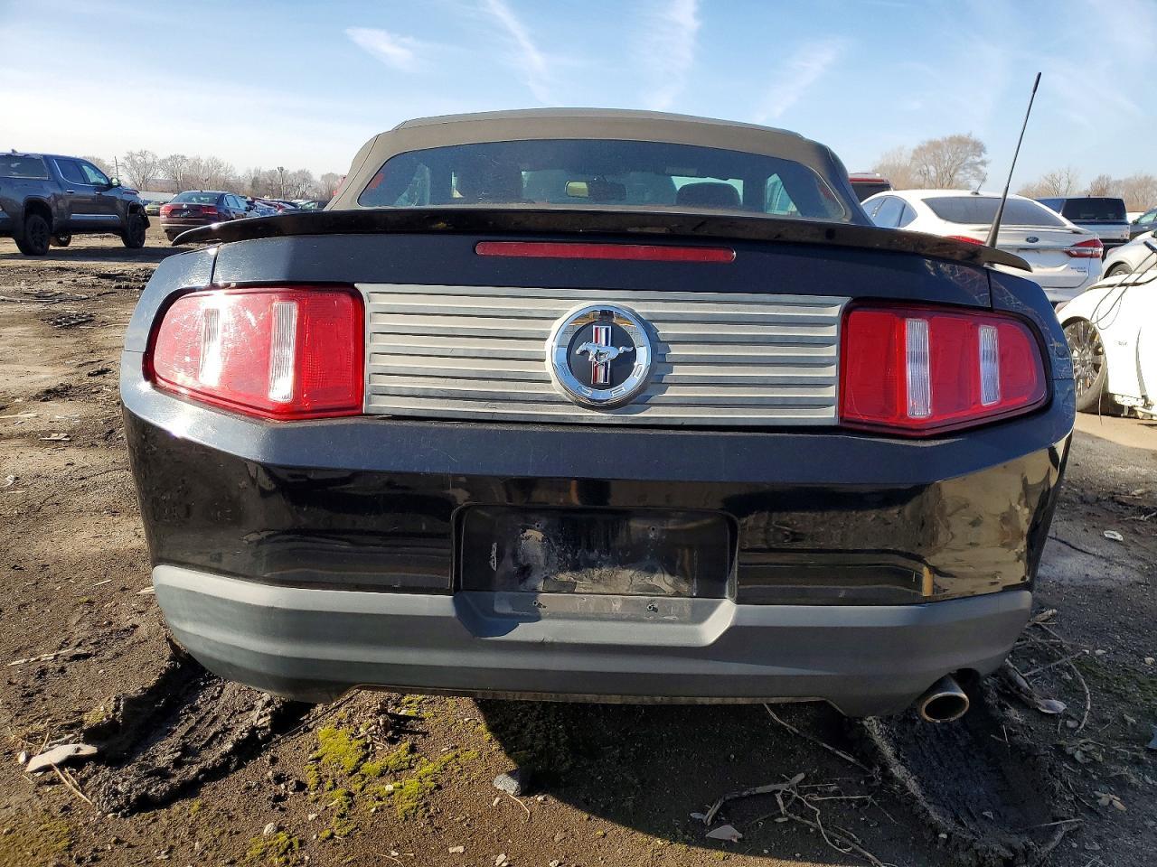 2010 Ford Mustang - Image 6