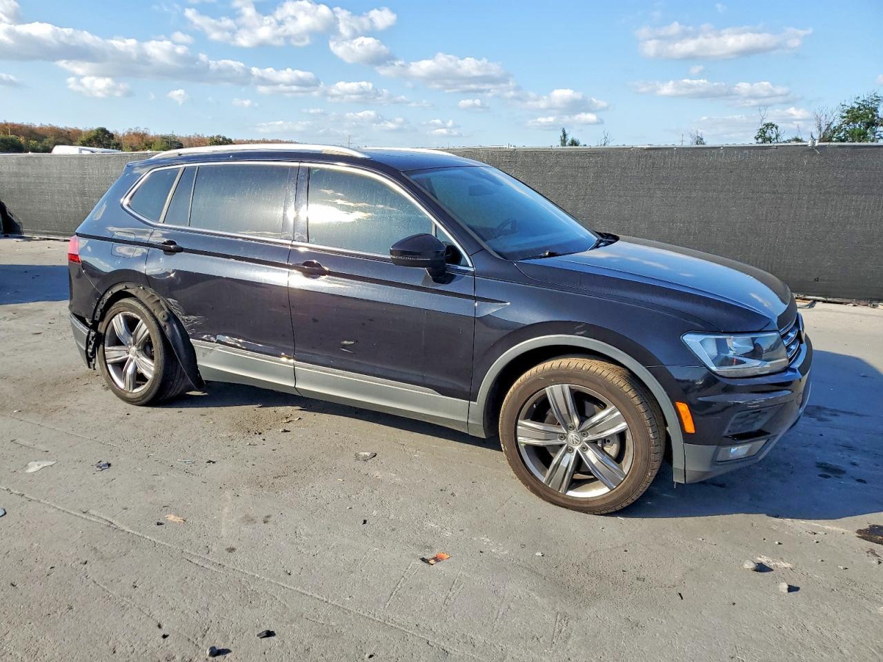 2020 Volkswagen Tiguan Se - Фото 4