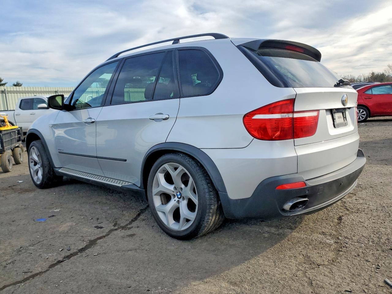 2009 BMW X5 xDrive48I - Image 2