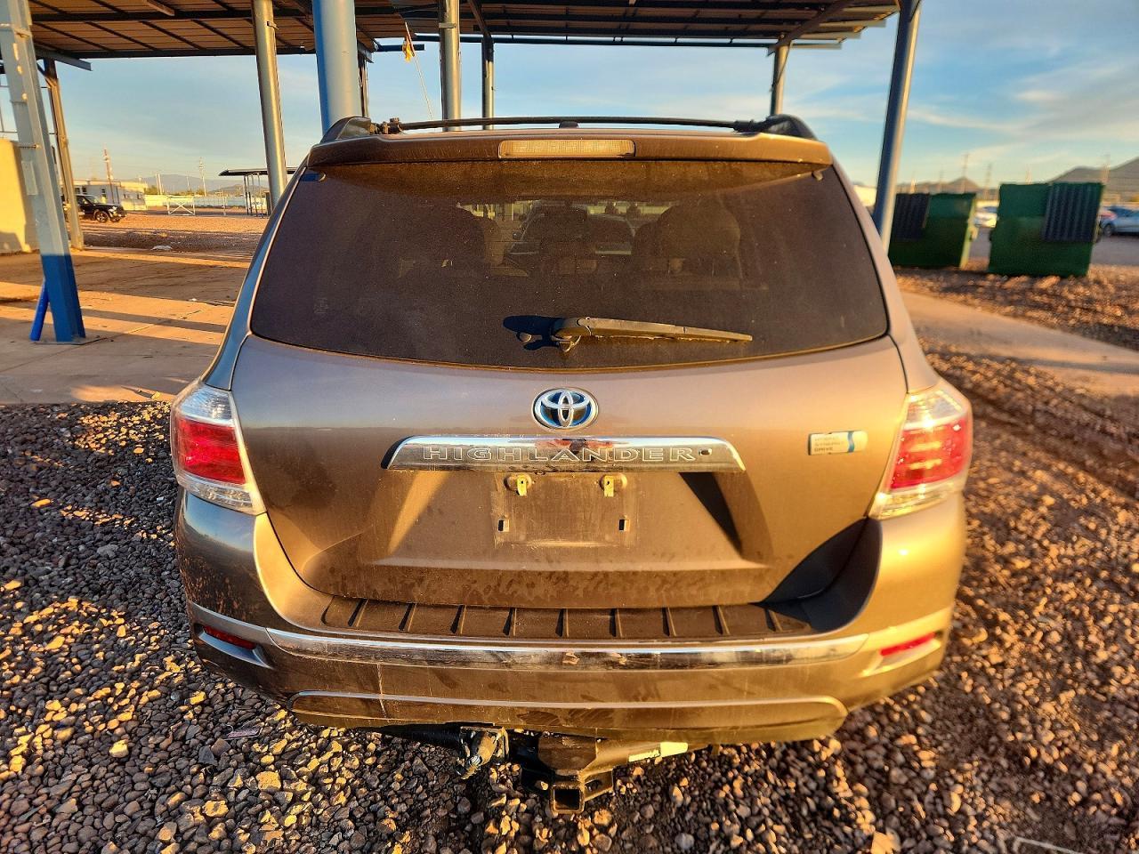 2013 Toyota Highlander Hybrid - Image 6