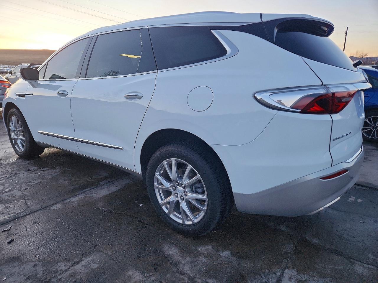 2022 Buick Enclave Premium - Image 2