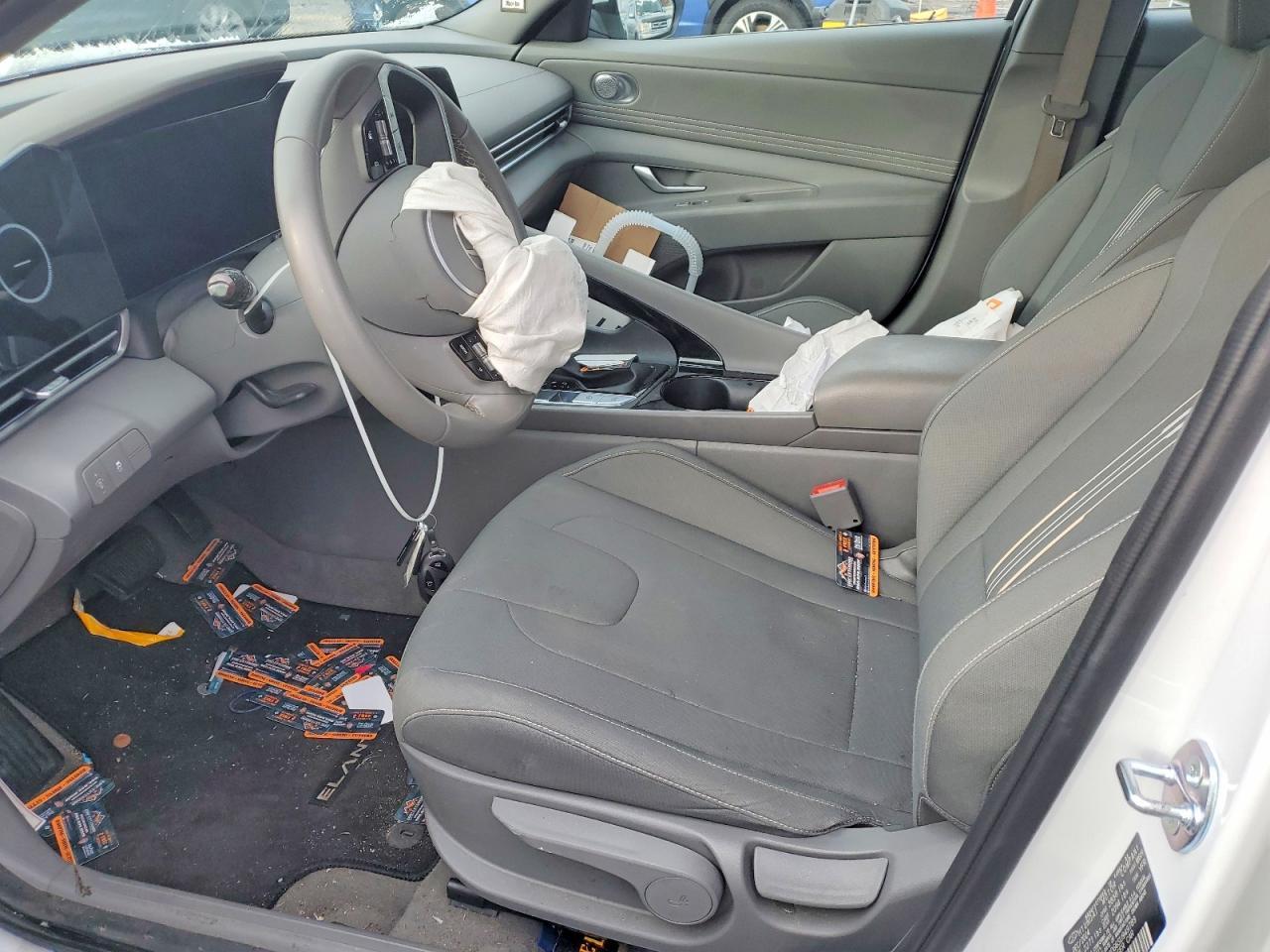 2025 Hyundai Elantra Sel - Image 7