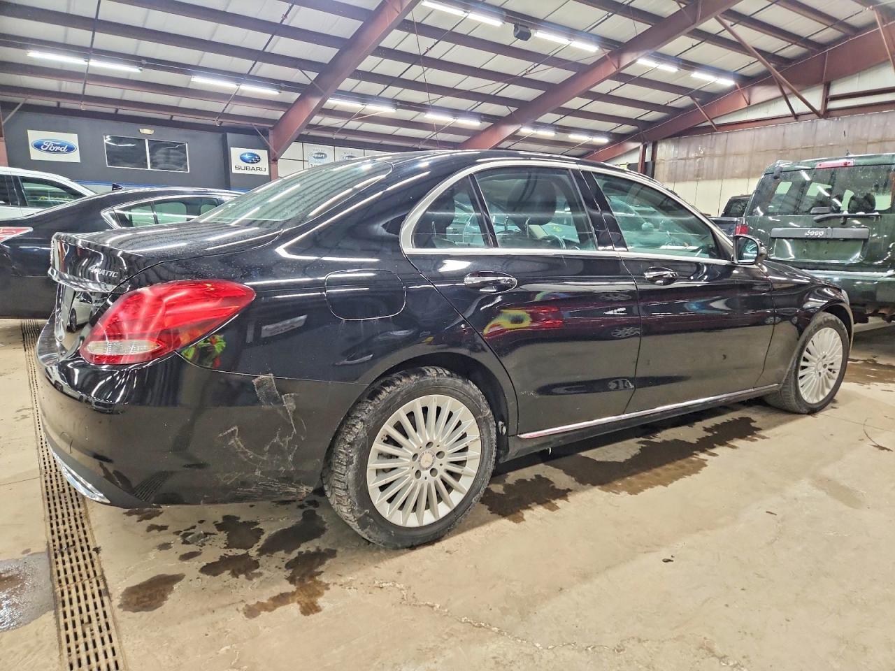 2017 Mercedes-Benz C 300 4Matic - Фото 3