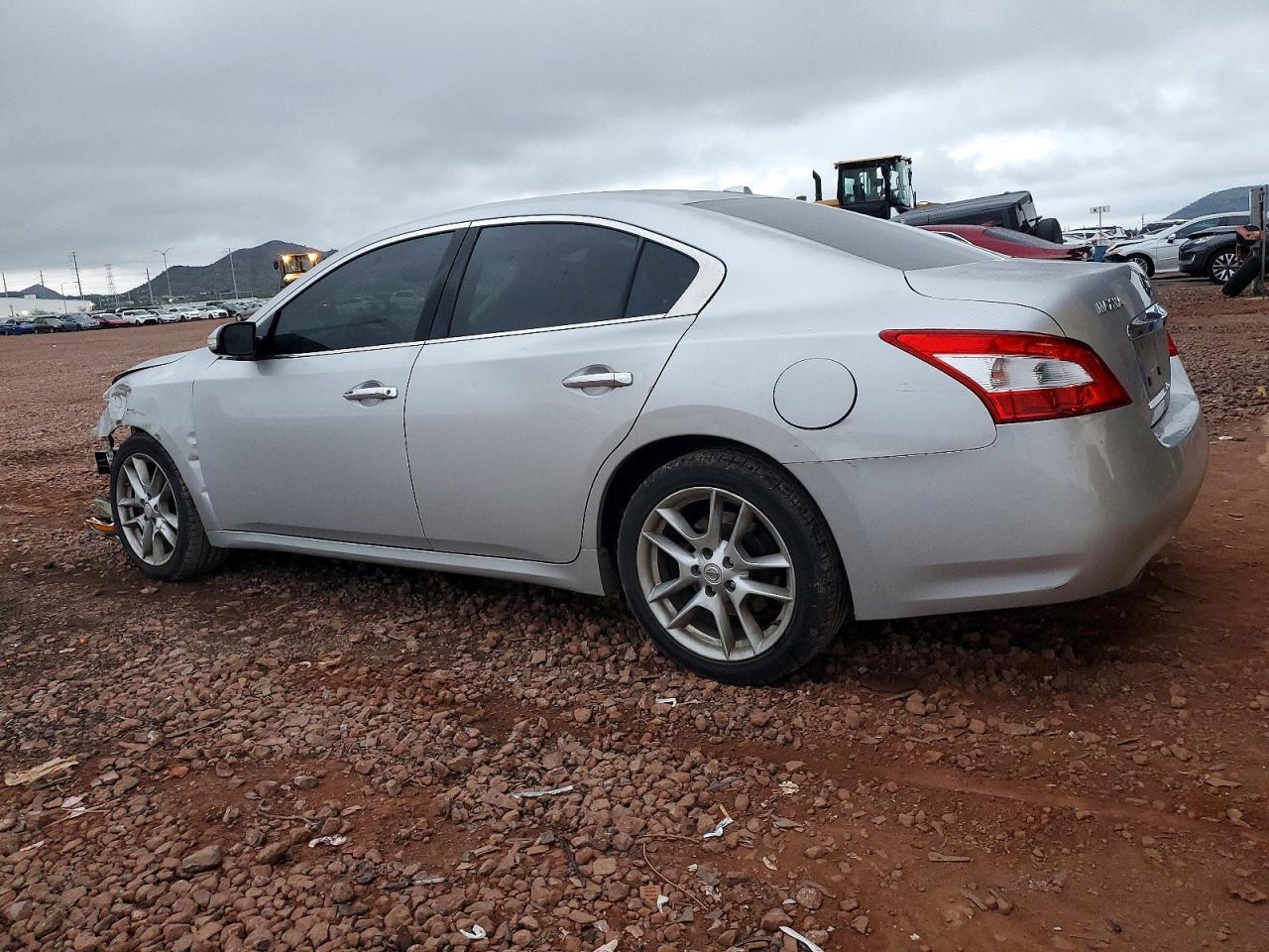 2011 Nissan Maxima S - Фото 2