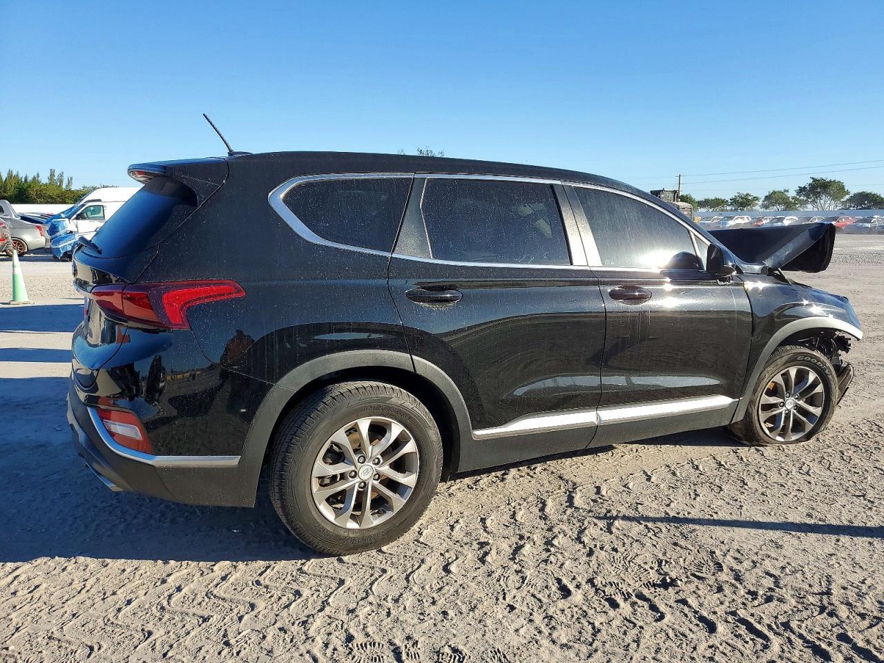 2020 Hyundai Santa Fe Se - Фото 3