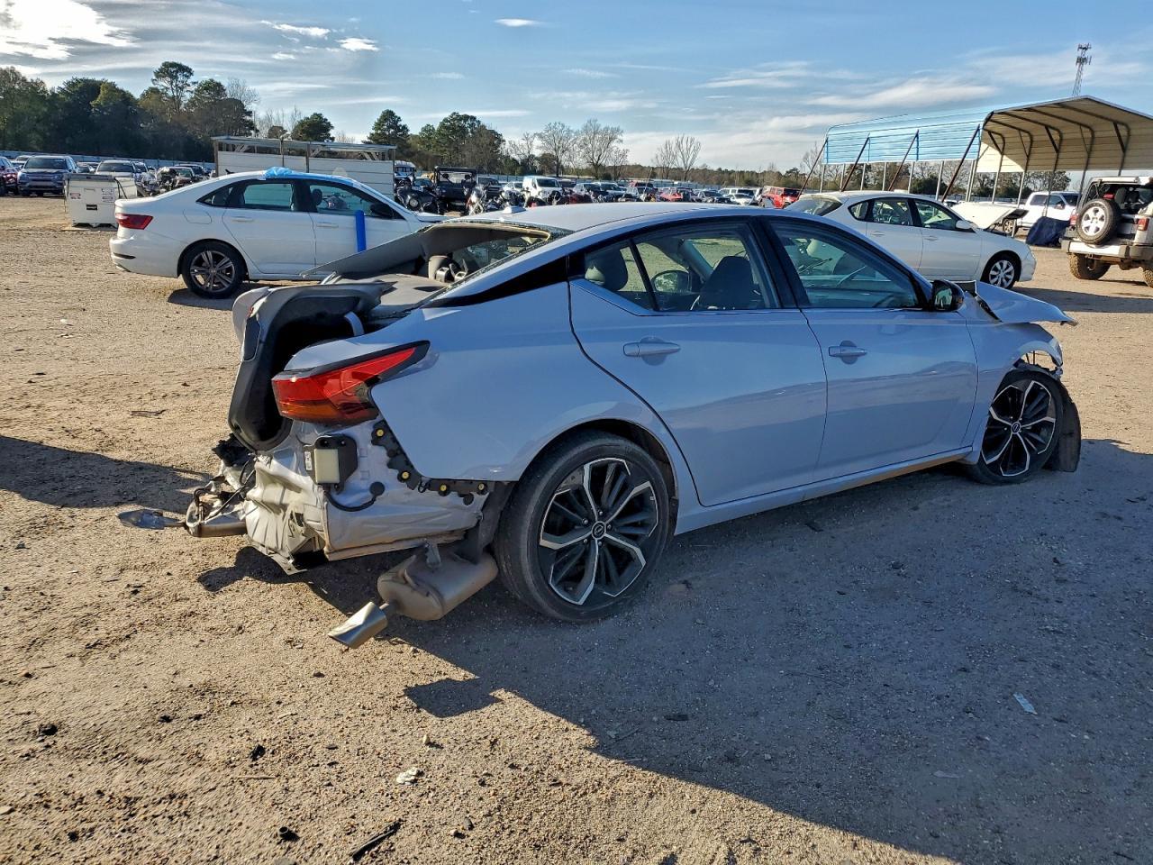2023 Nissan Altima Sr - Image 3