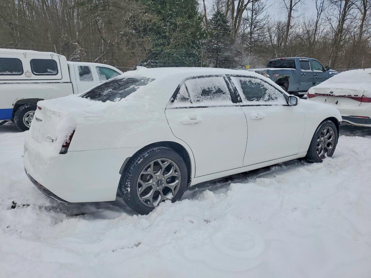 2015 Chrysler 300 S - Image 3