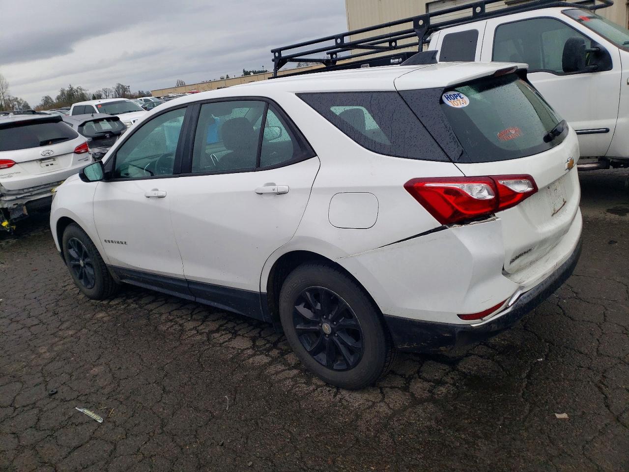 2018 Chevrolet Equinox Ls - Фото 2