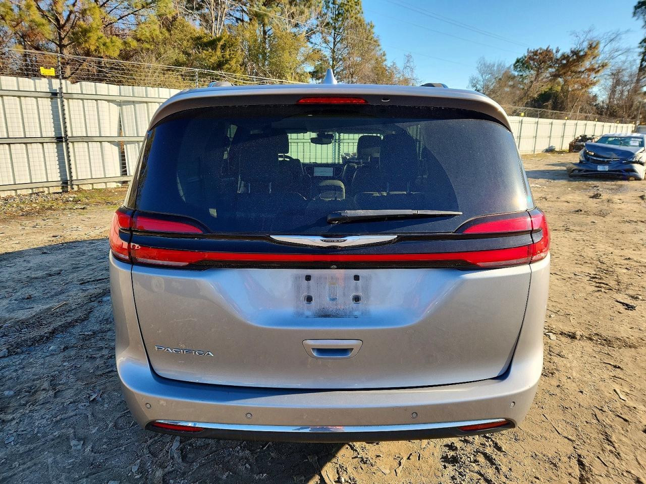 2021 Chrysler Pacifica Touring L - Image 6