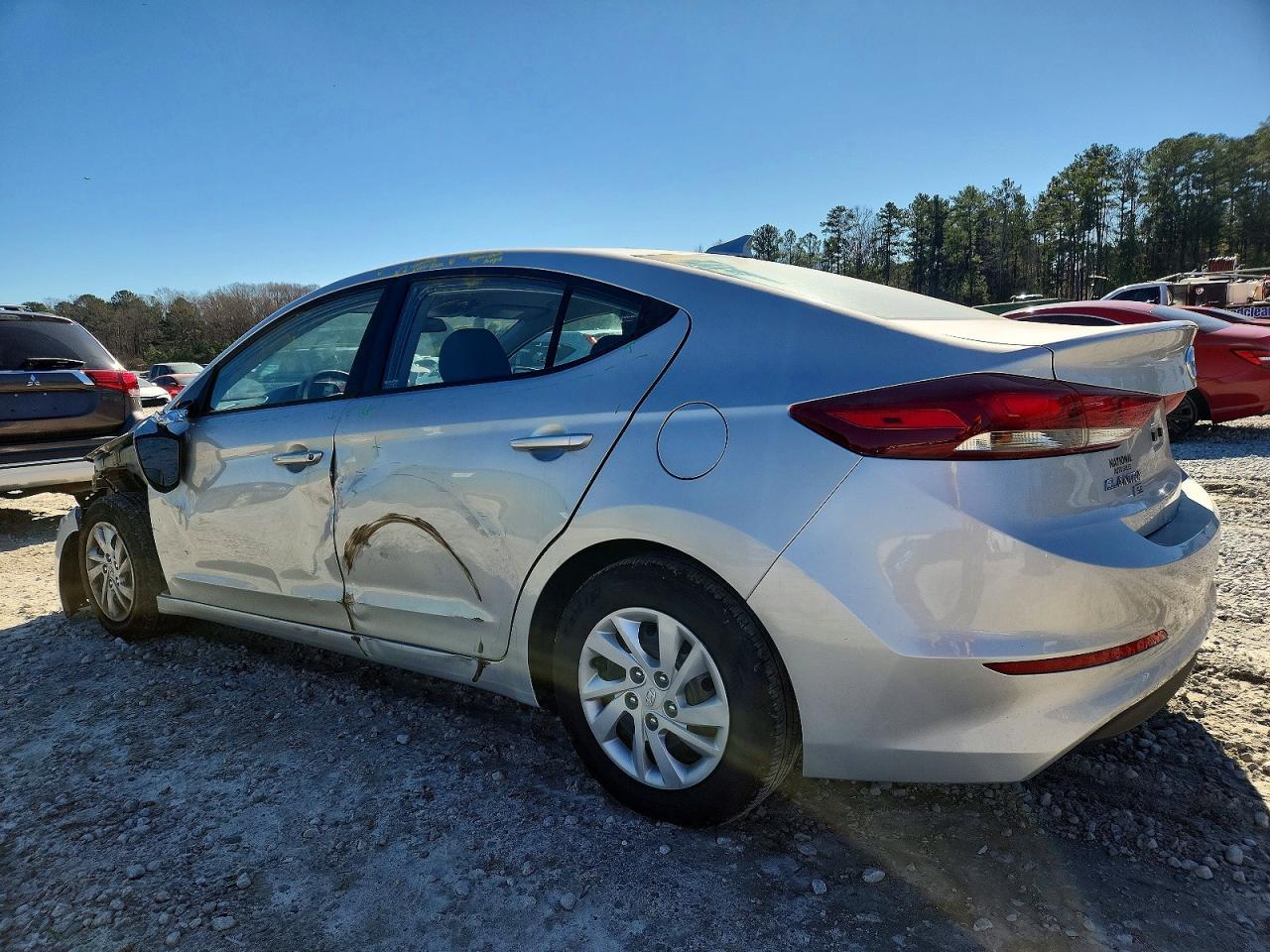 2017 Hyundai Elantra Se - Image 2