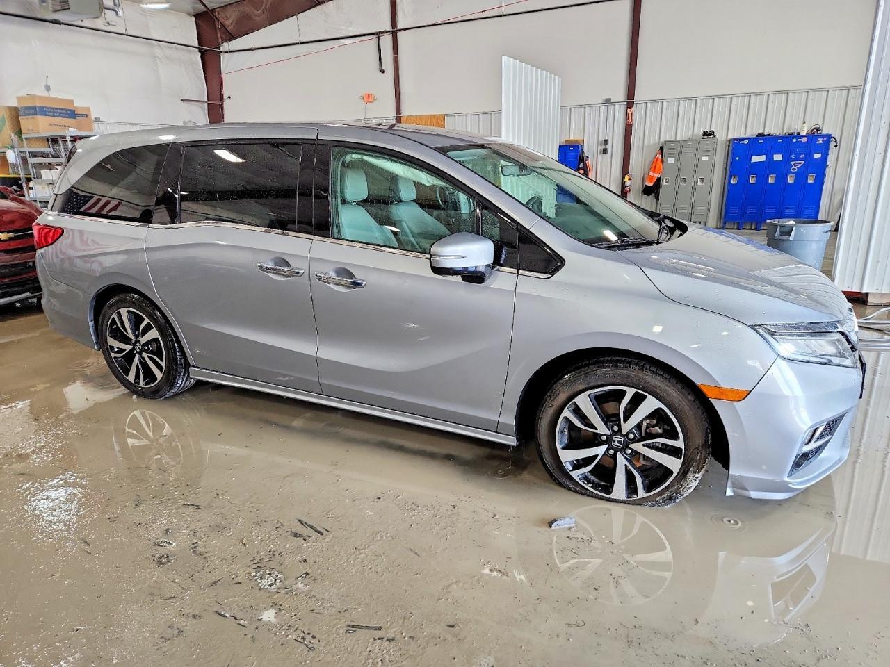 2018 Honda Odyssey Elite - Фото 4