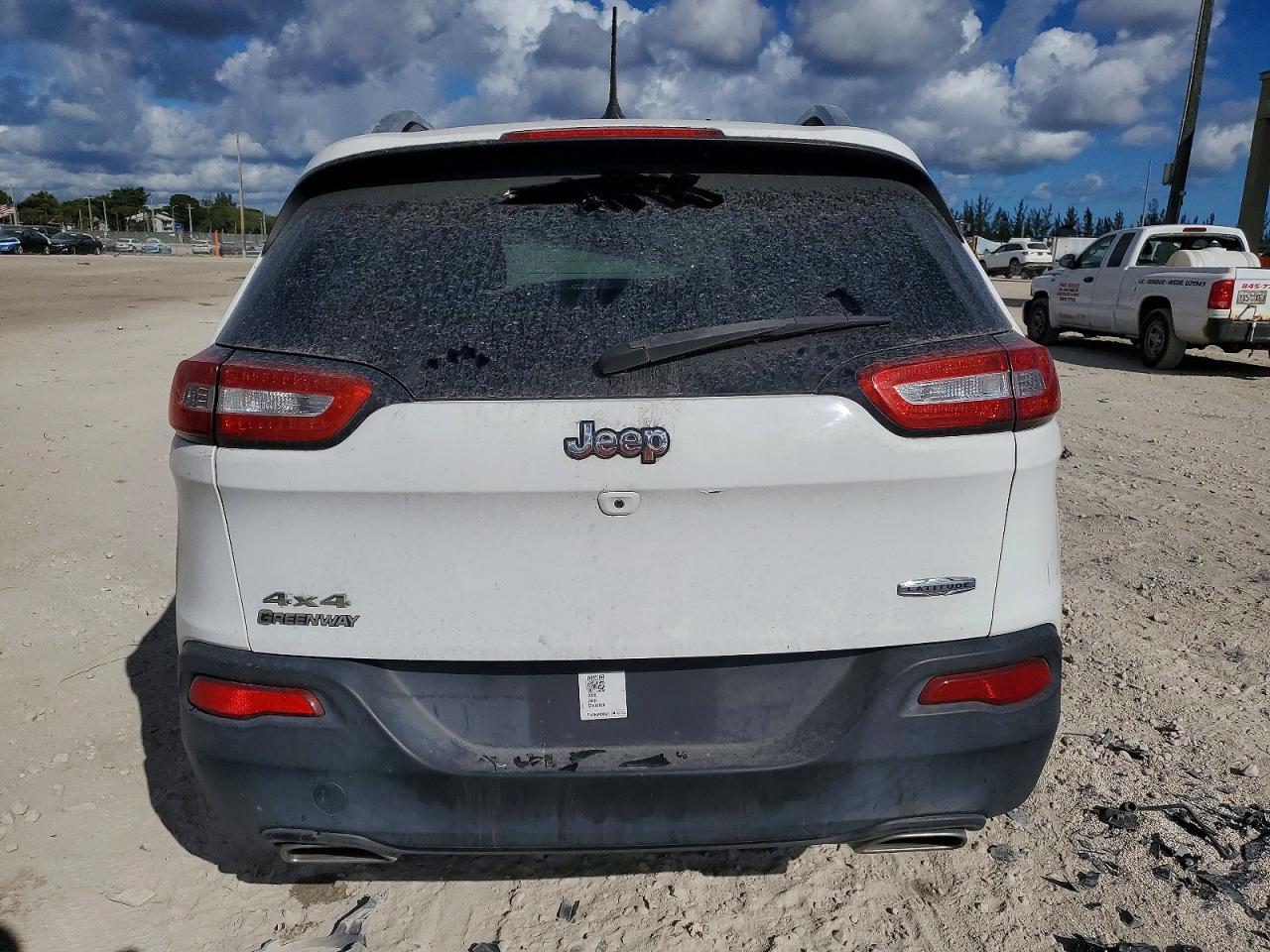 2015 Jeep Cherokee Latitude - Image 6