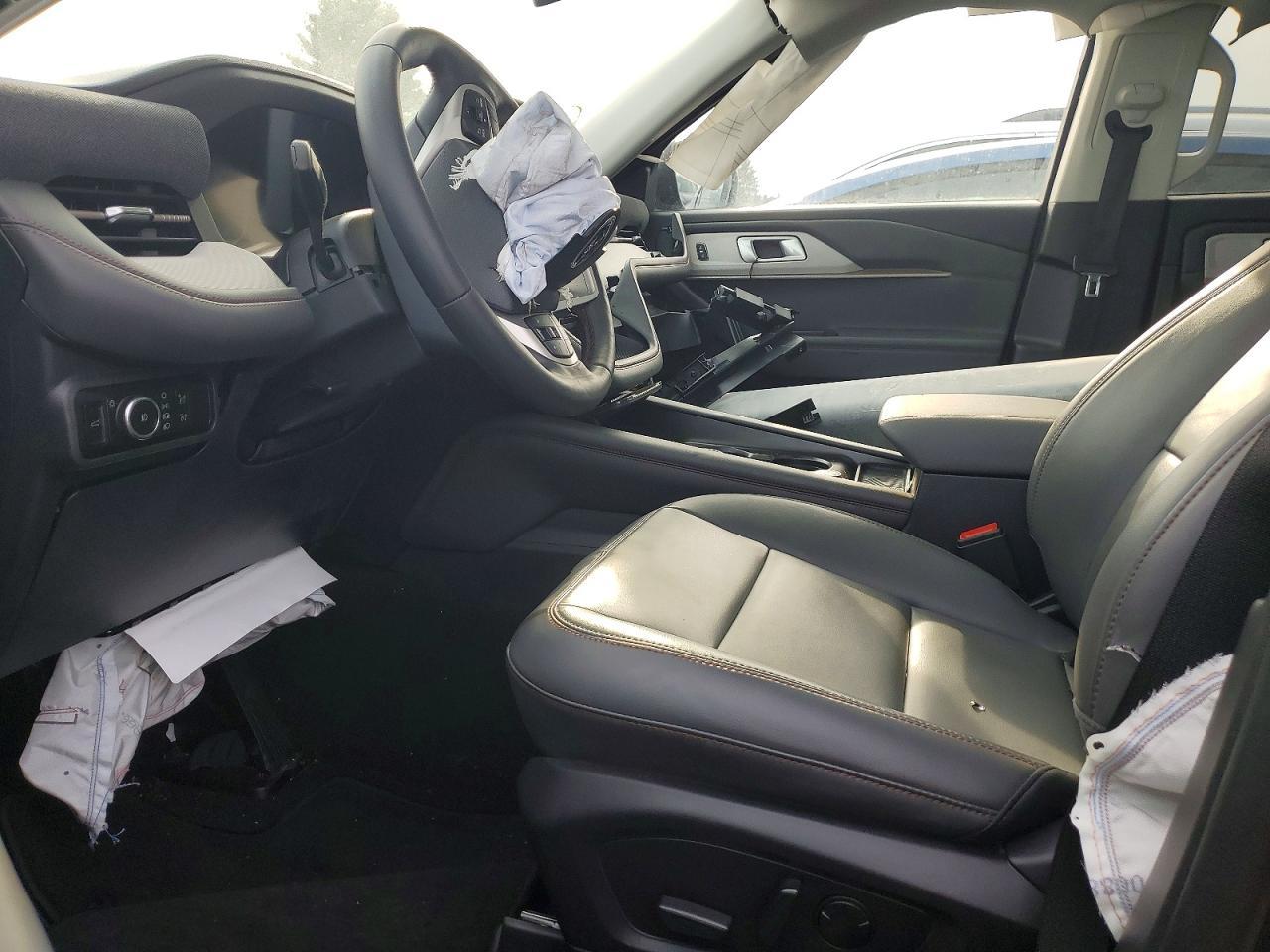 2025 Ford Explorer Active - Фото 7