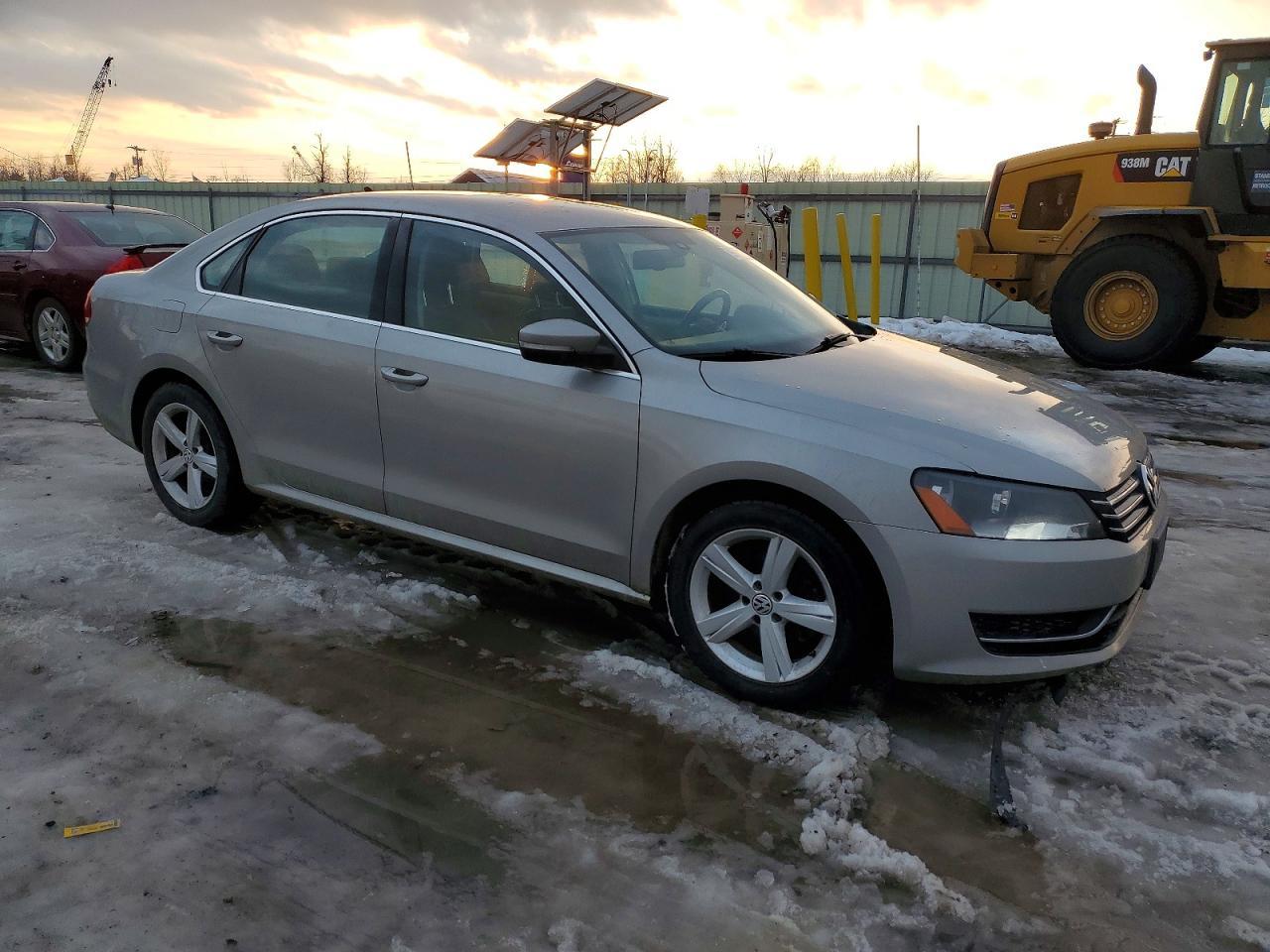 2013 Volkswagen Passat Se - Image 4
