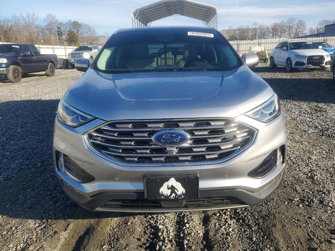 2022 Ford Edge Titanium - Фото 5