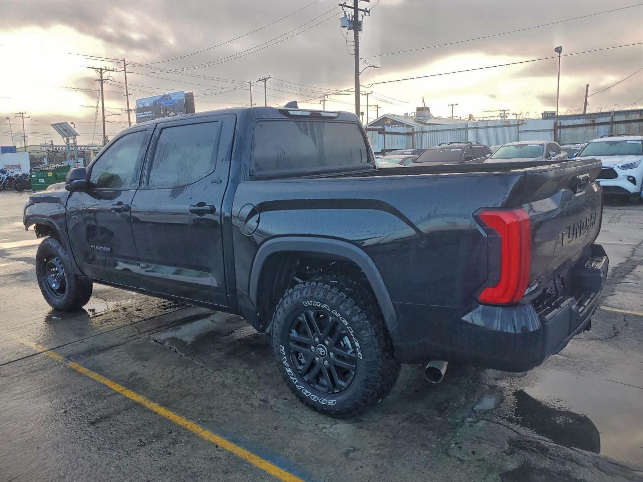 2025 Toyota Tundra Crewmax Sr - Фото 2