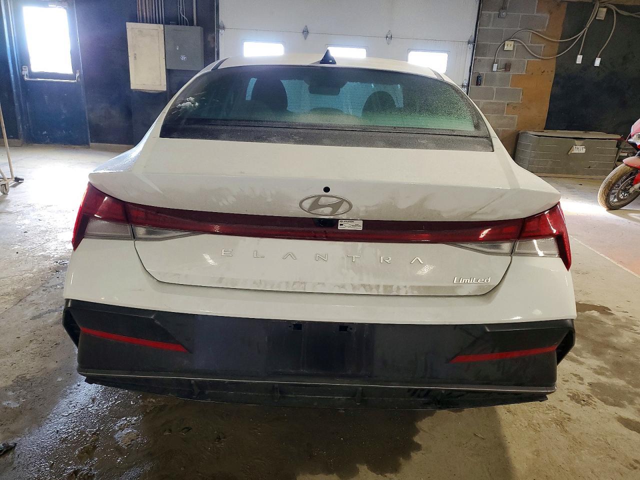 2025 Hyundai Elantra Limited - Фото 6