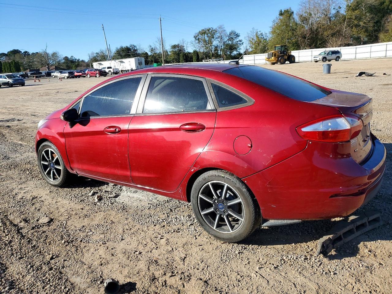 2016 Ford Fiesta Se - Фото 3