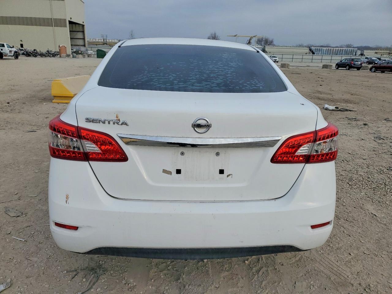 2015 Nissan Sentra S - Фото 6