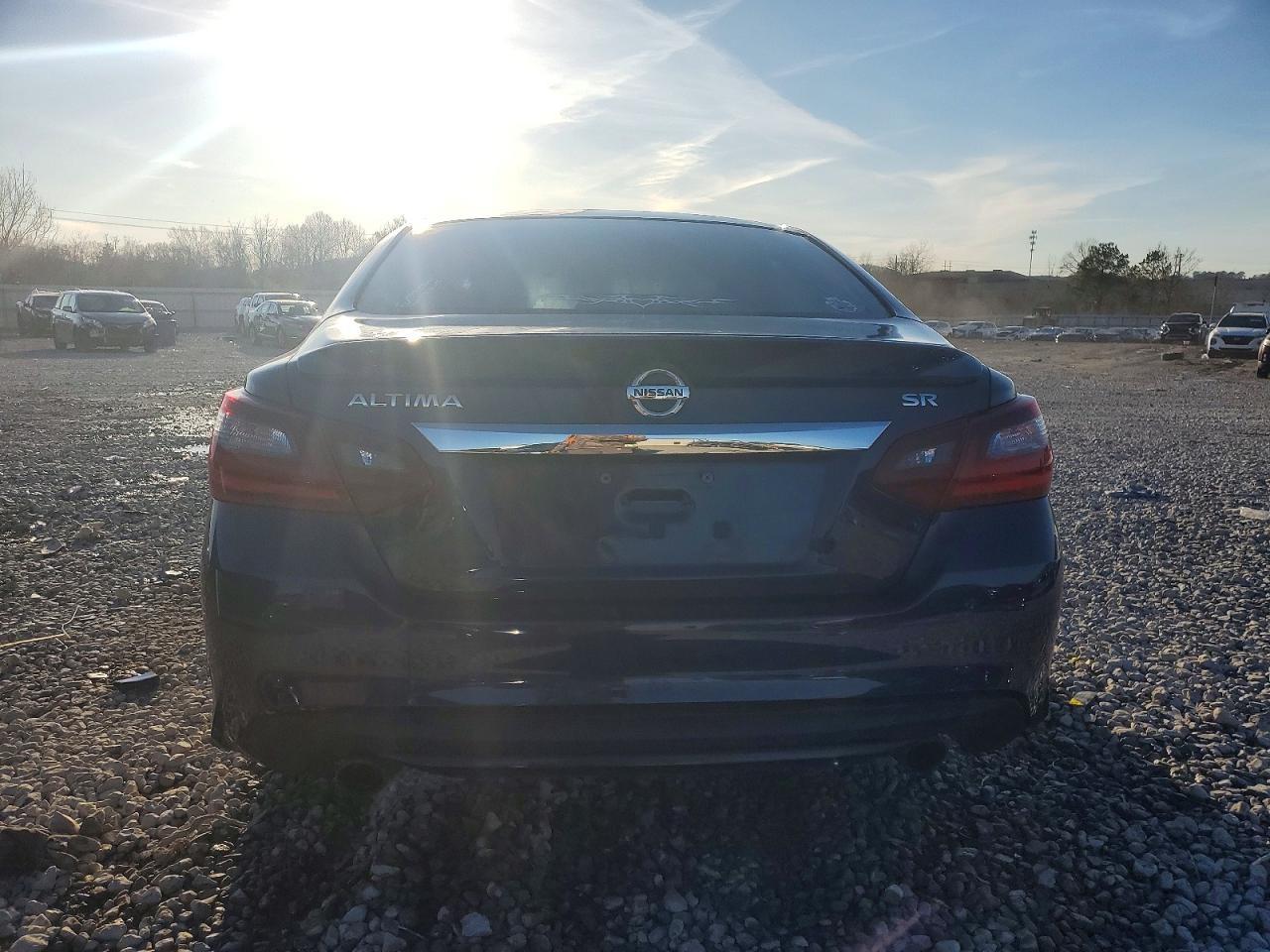 2017 Nissan Altima 2.5 - Image 6