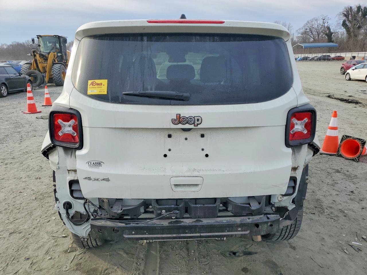2023 Jeep Renegade Latitude - Фото 6