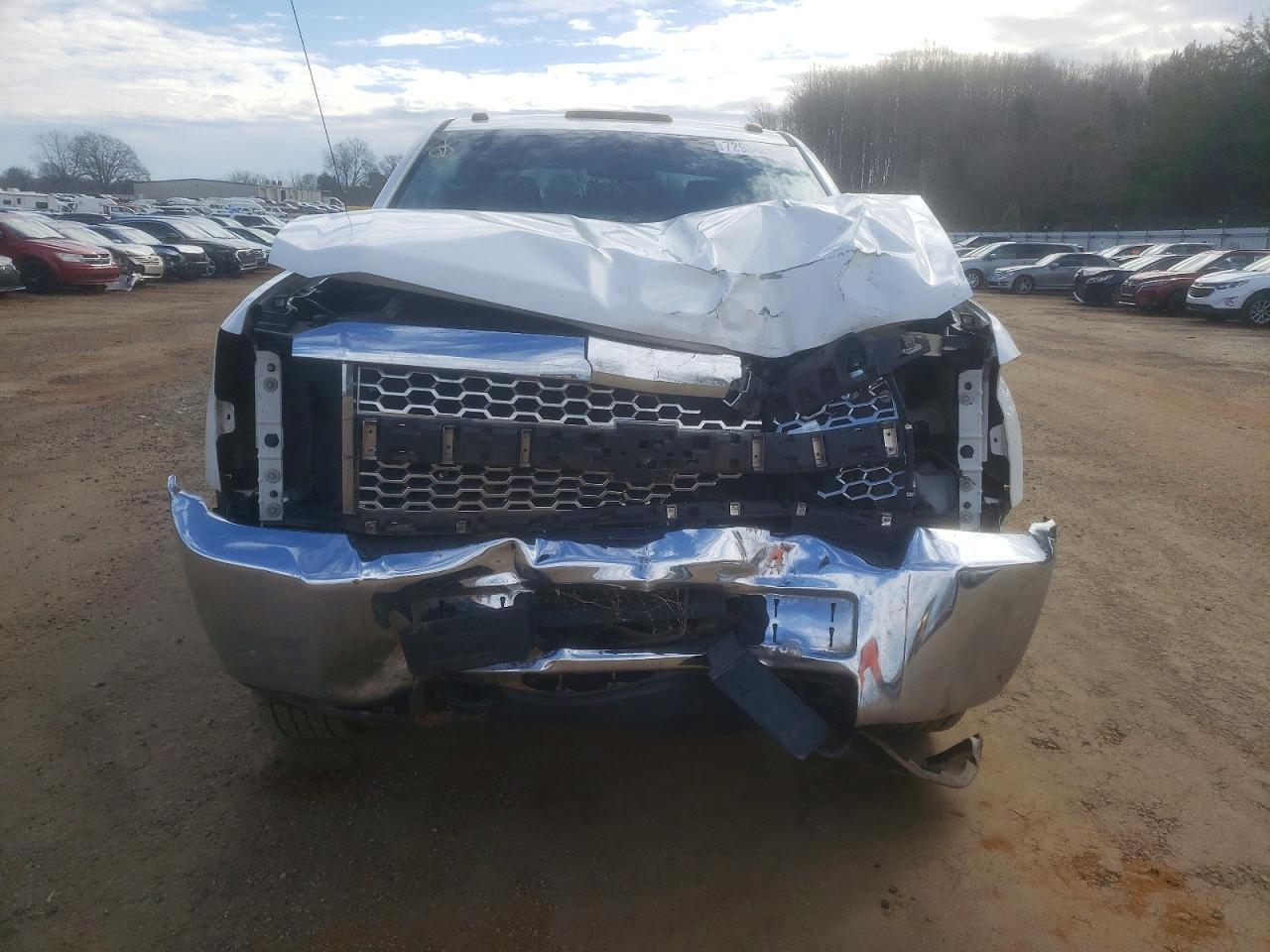 2019 Chevrolet Silverado K2500 Heavy Duty - Image 5