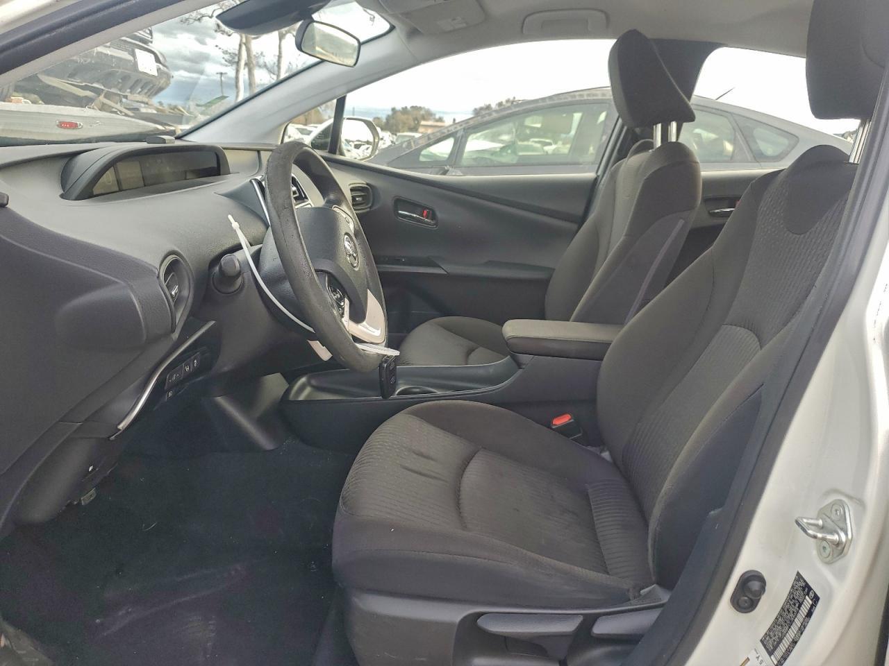 2018 Toyota Prius - Фото 7