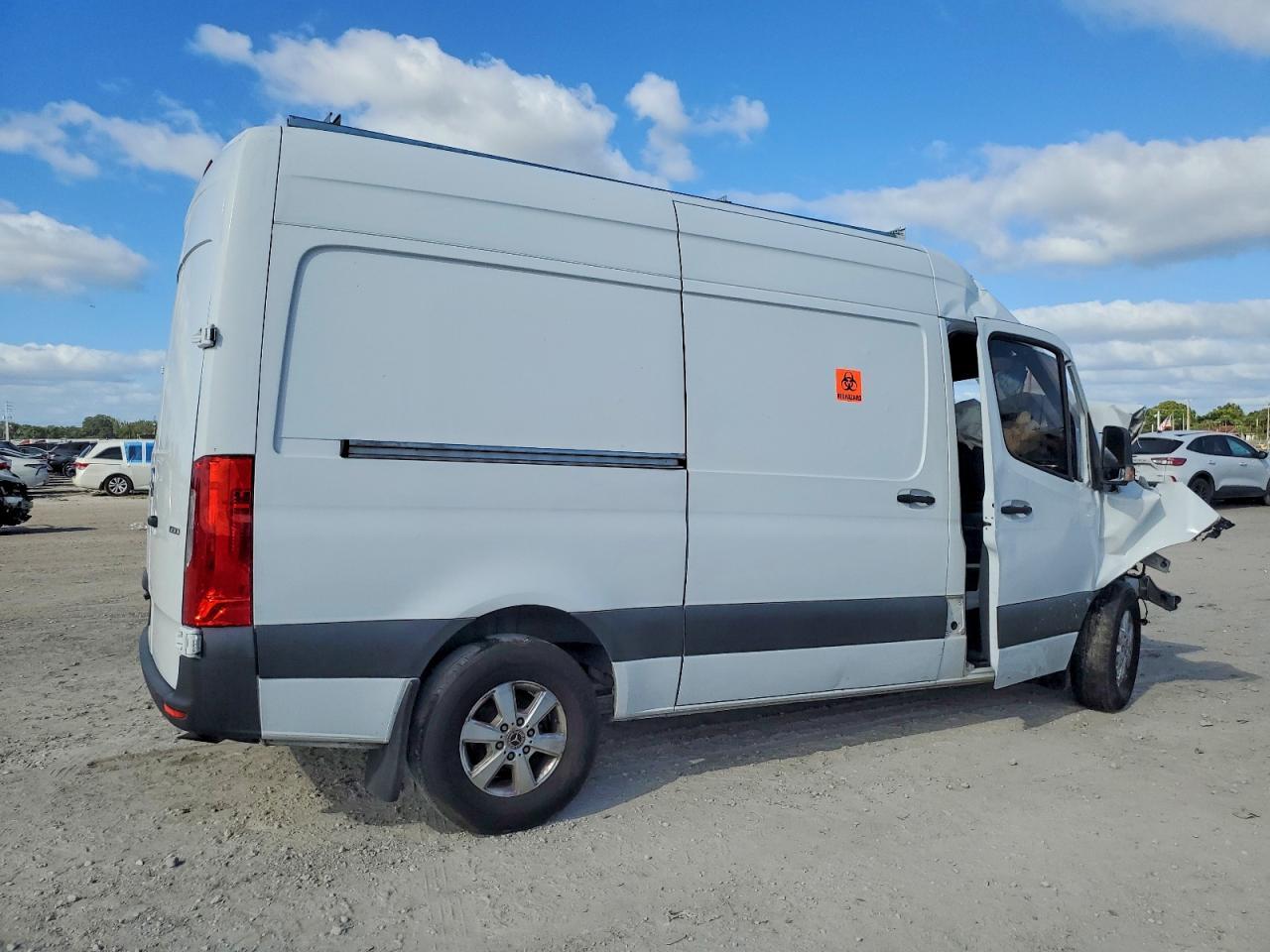2019 Mercedes-Benz Sprinter 1500 - Image 3