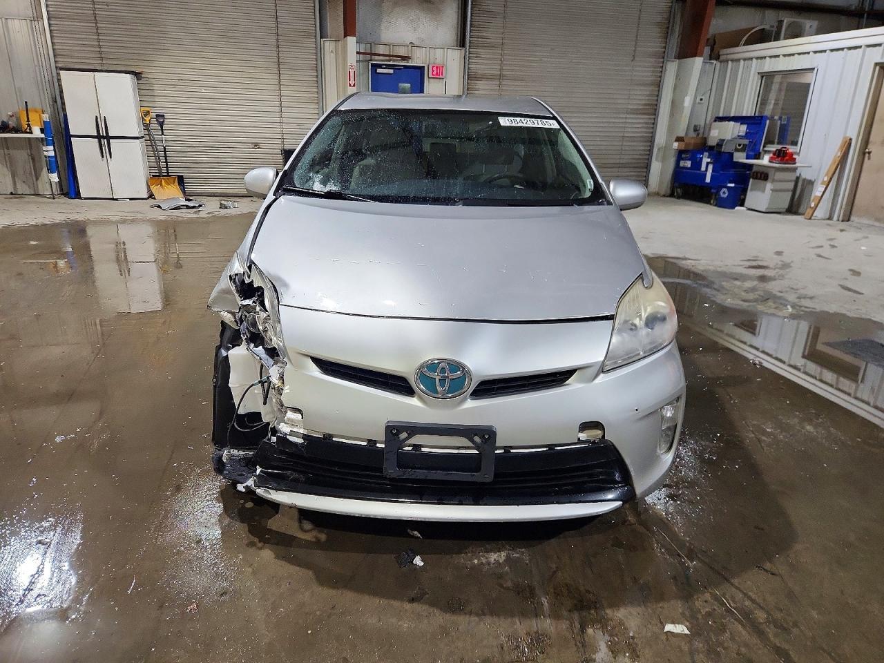 2012 Toyota Prius Three - Фото 5