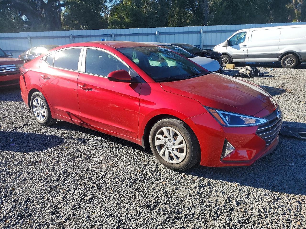 2020 Hyundai Elantra Se - Image 4