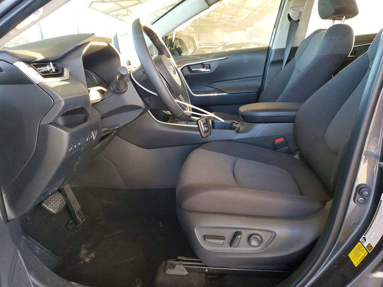 2025 Toyota Rav4 Xle - Image 7