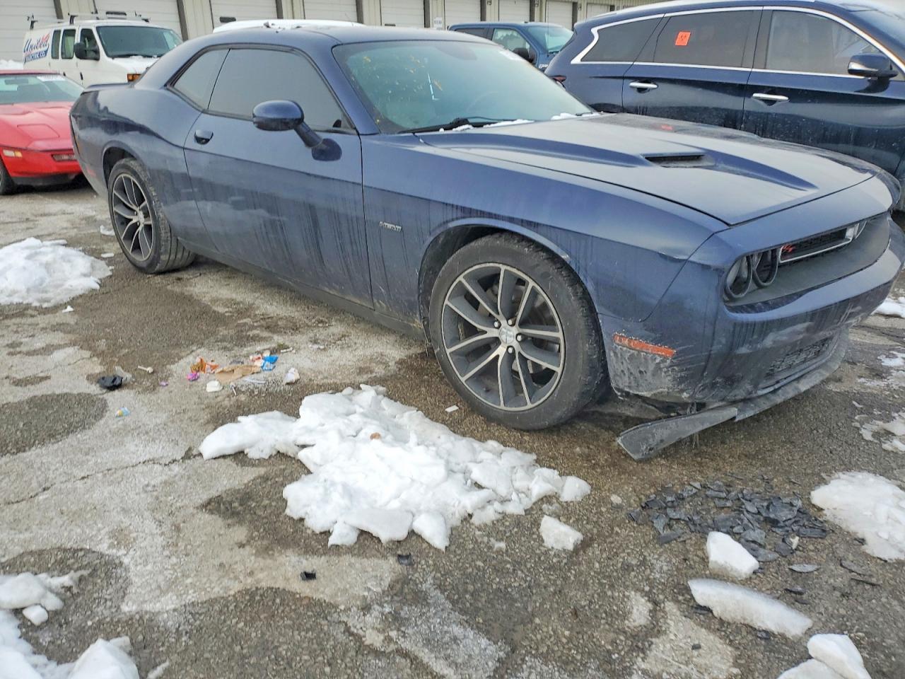 2015 Dodge Challenger Sxt Plus - Image 4