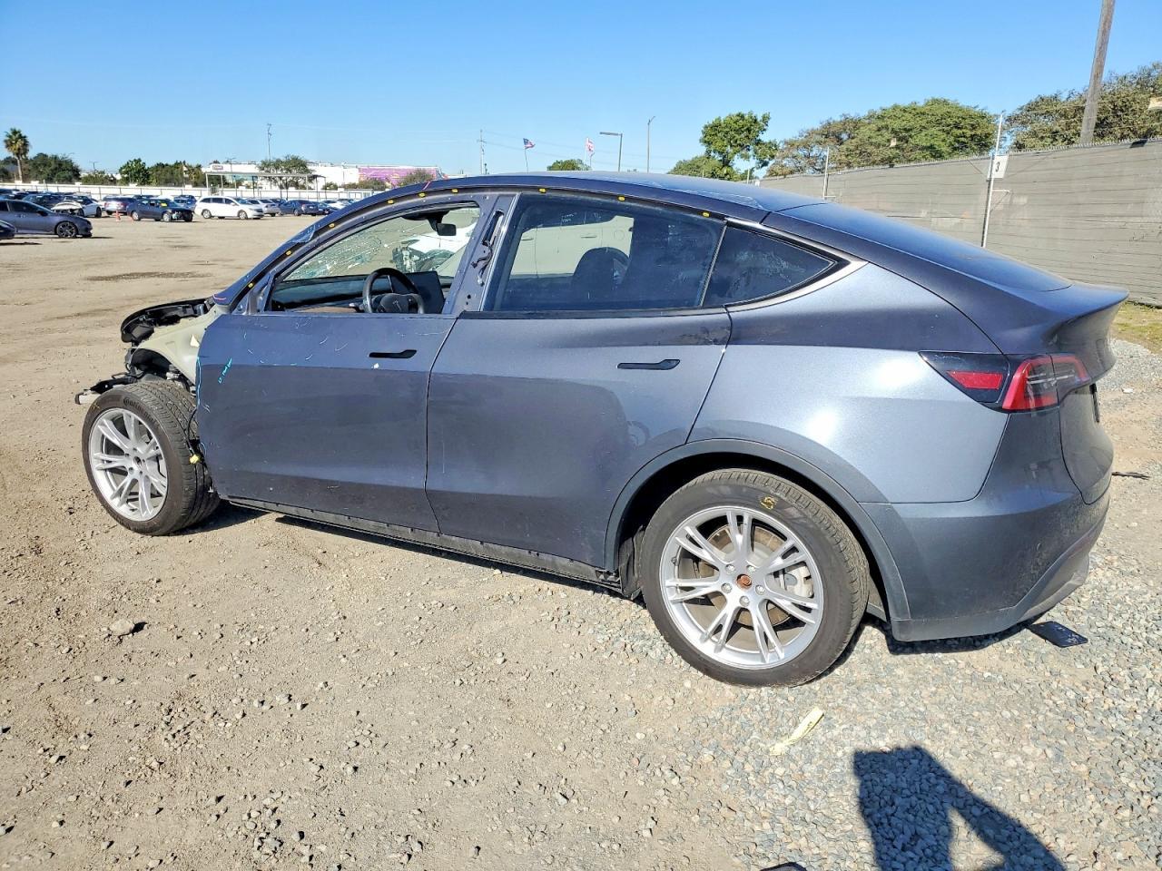 2023 Tesla Model Y - Image 2
