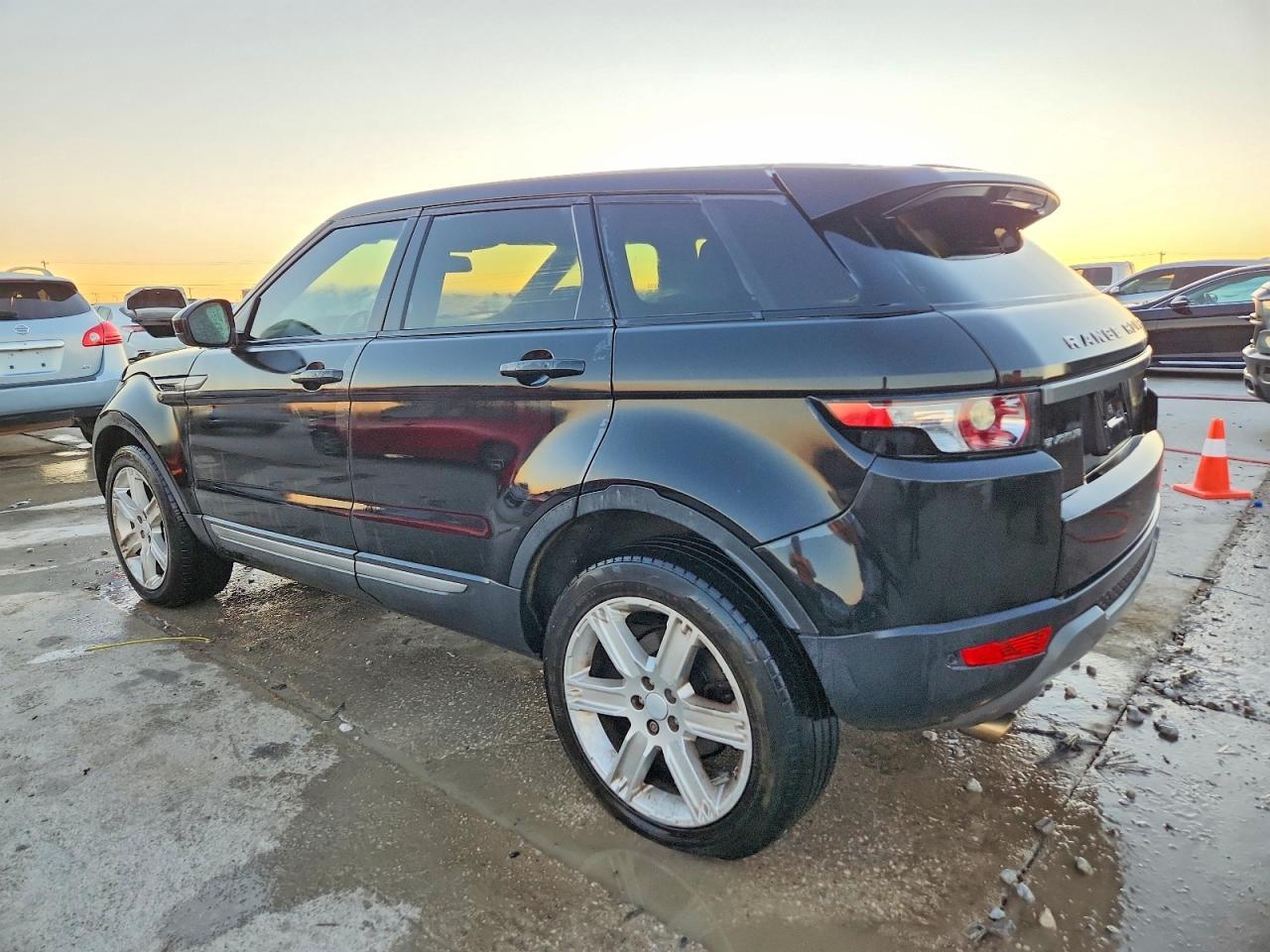 2015 Land Rover Range Rover Evoque Pure Plus - Фото 2
