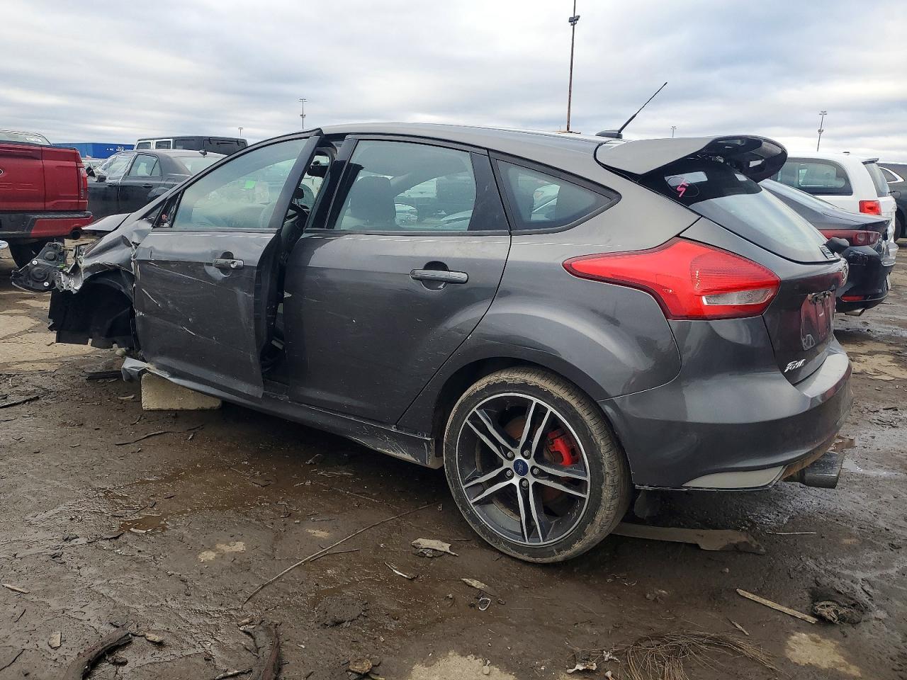 2016 Ford Focus St - Фото 2