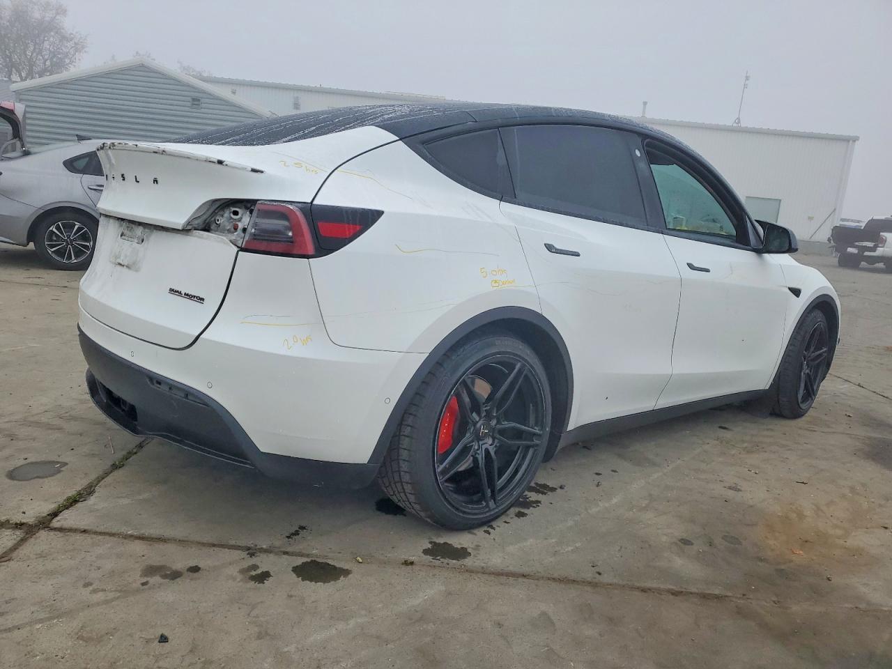 2022 Tesla Model Y - Фото 3