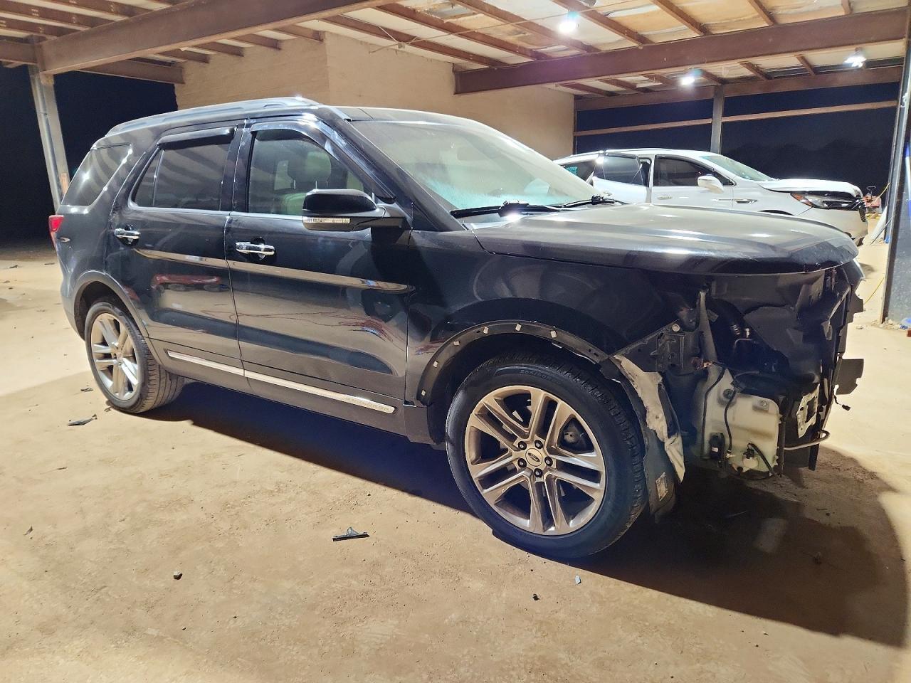 2016 Ford Explorer Limited - Image 4
