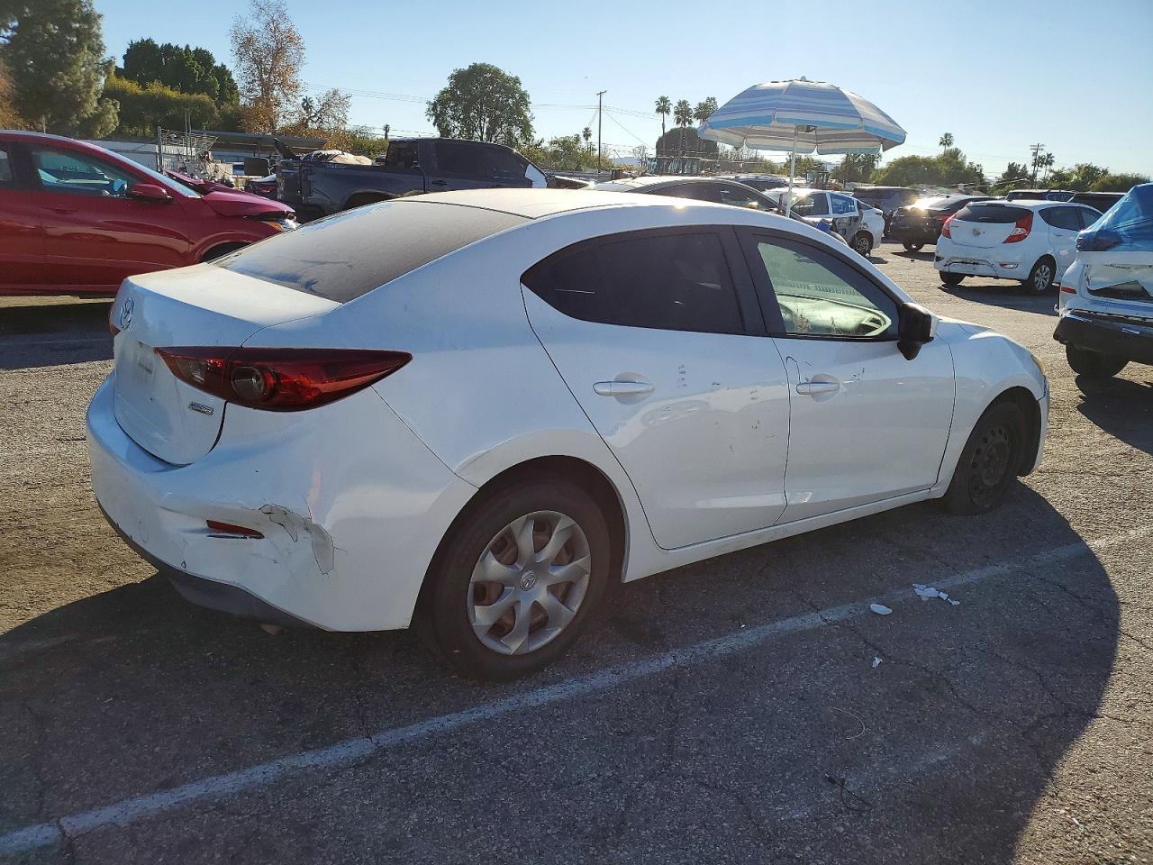 2014 Mazda 3 Sport - Image 3