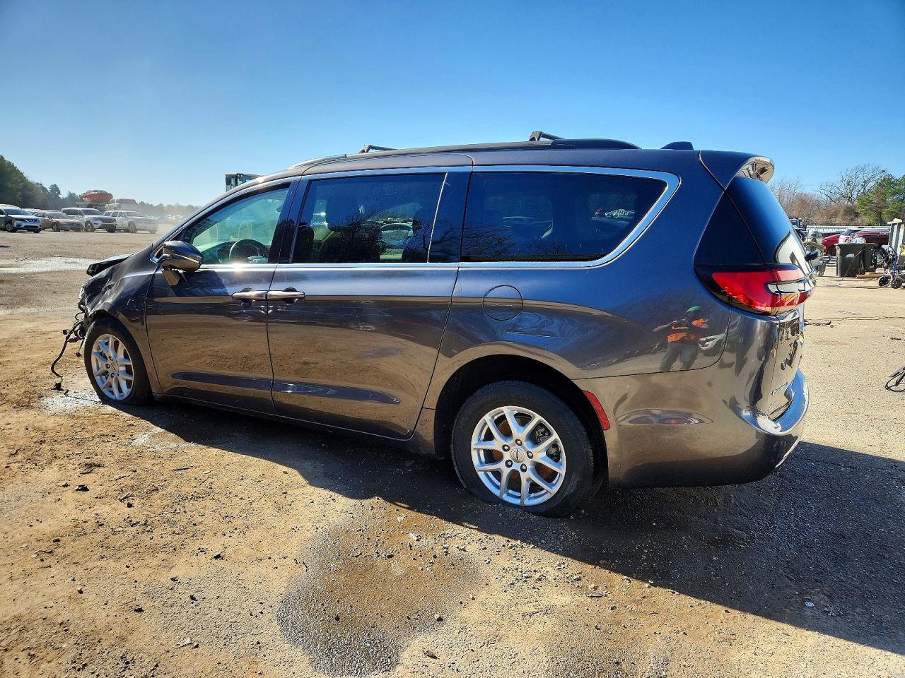 2022 Chrysler Pacifica Touring L - Фото 2