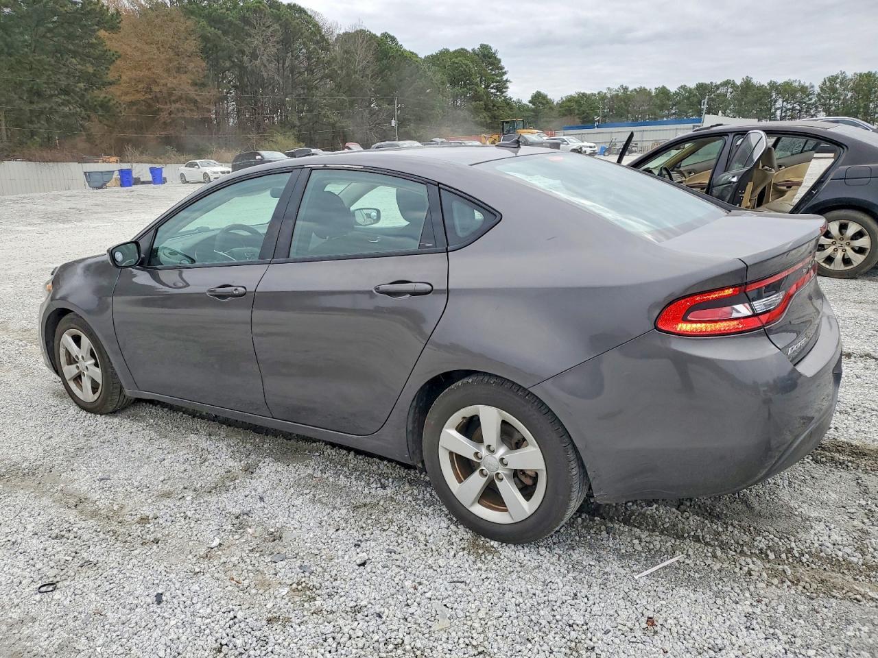 2015 Dodge Dart Sxt - Image 2