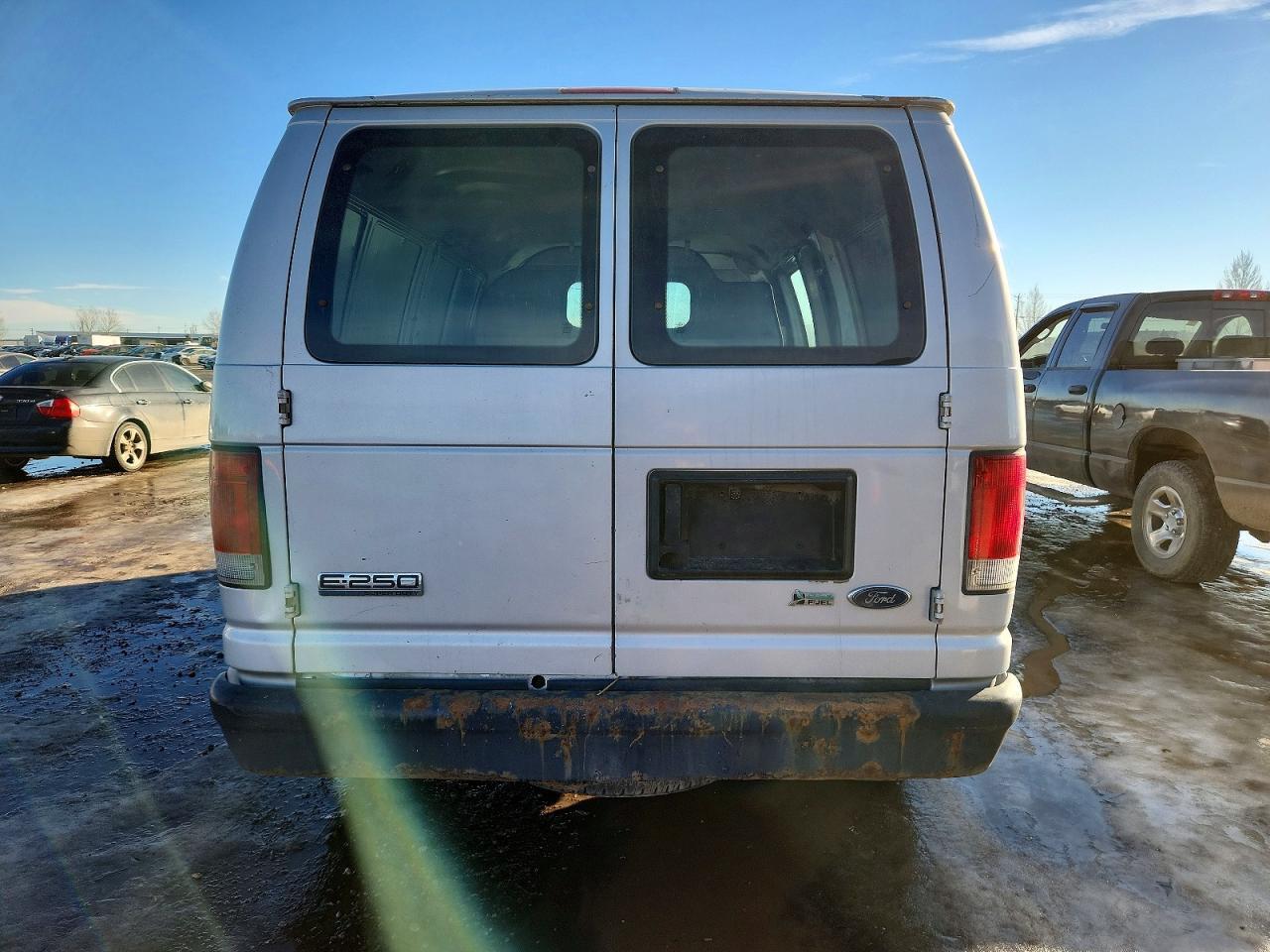 2010 Ford Econoline E250 Van - Фото 6