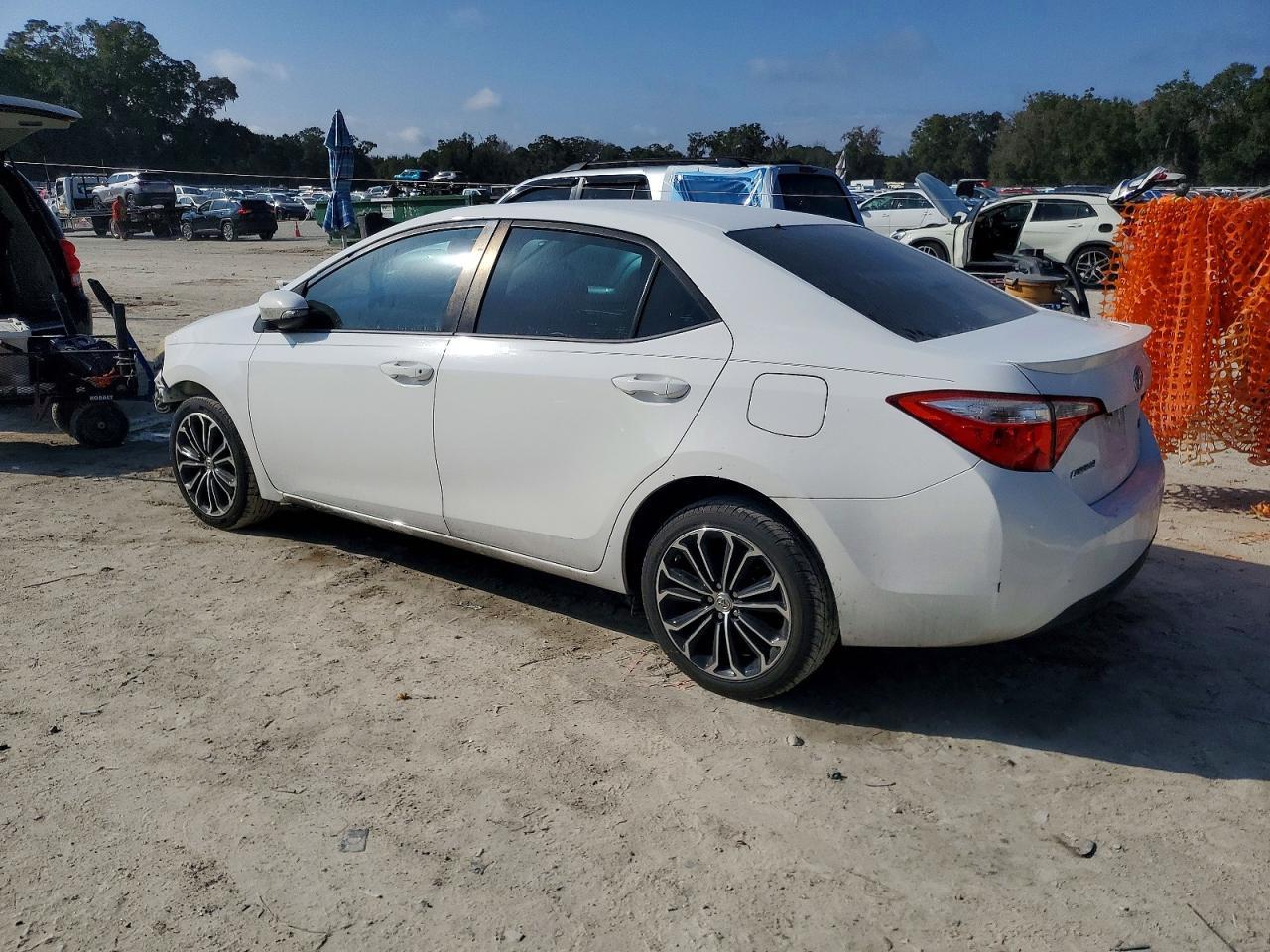 2014 Toyota Corolla S Plus - Фото 2