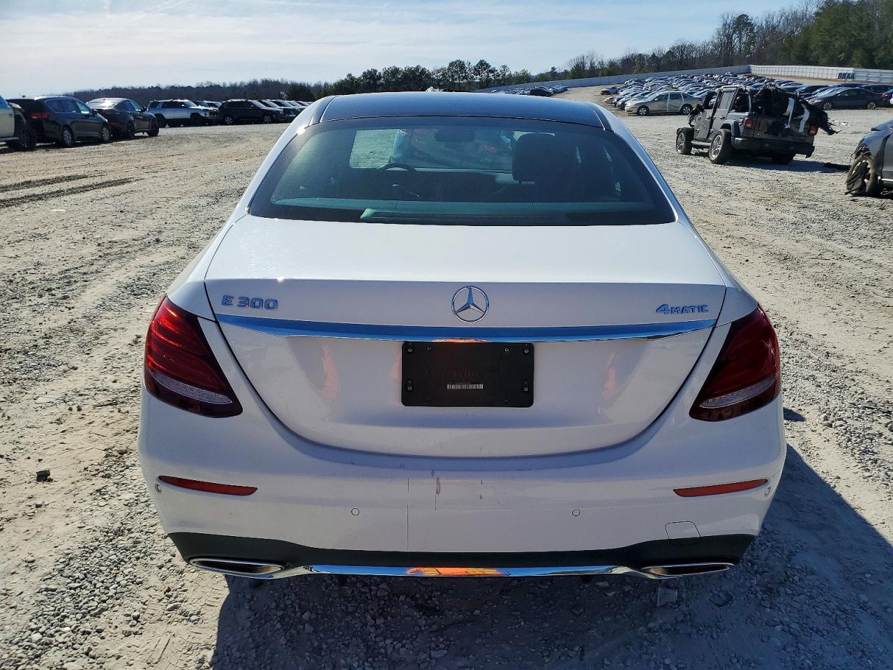2019 Mercedes-Benz E 300 4Matic - Фото 6