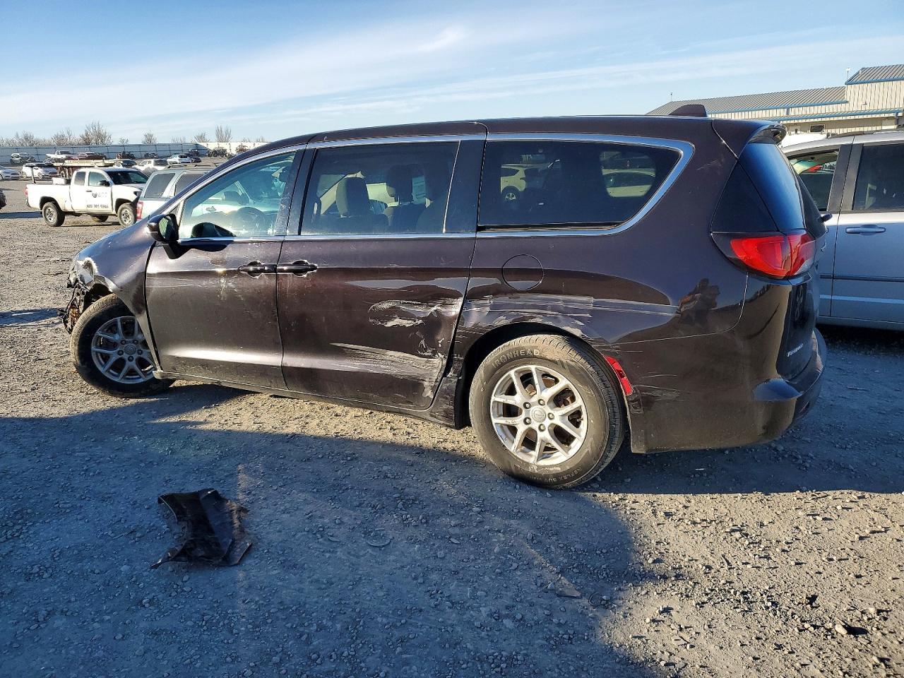 2017 Chrysler Pacifica Lx - Фото 2
