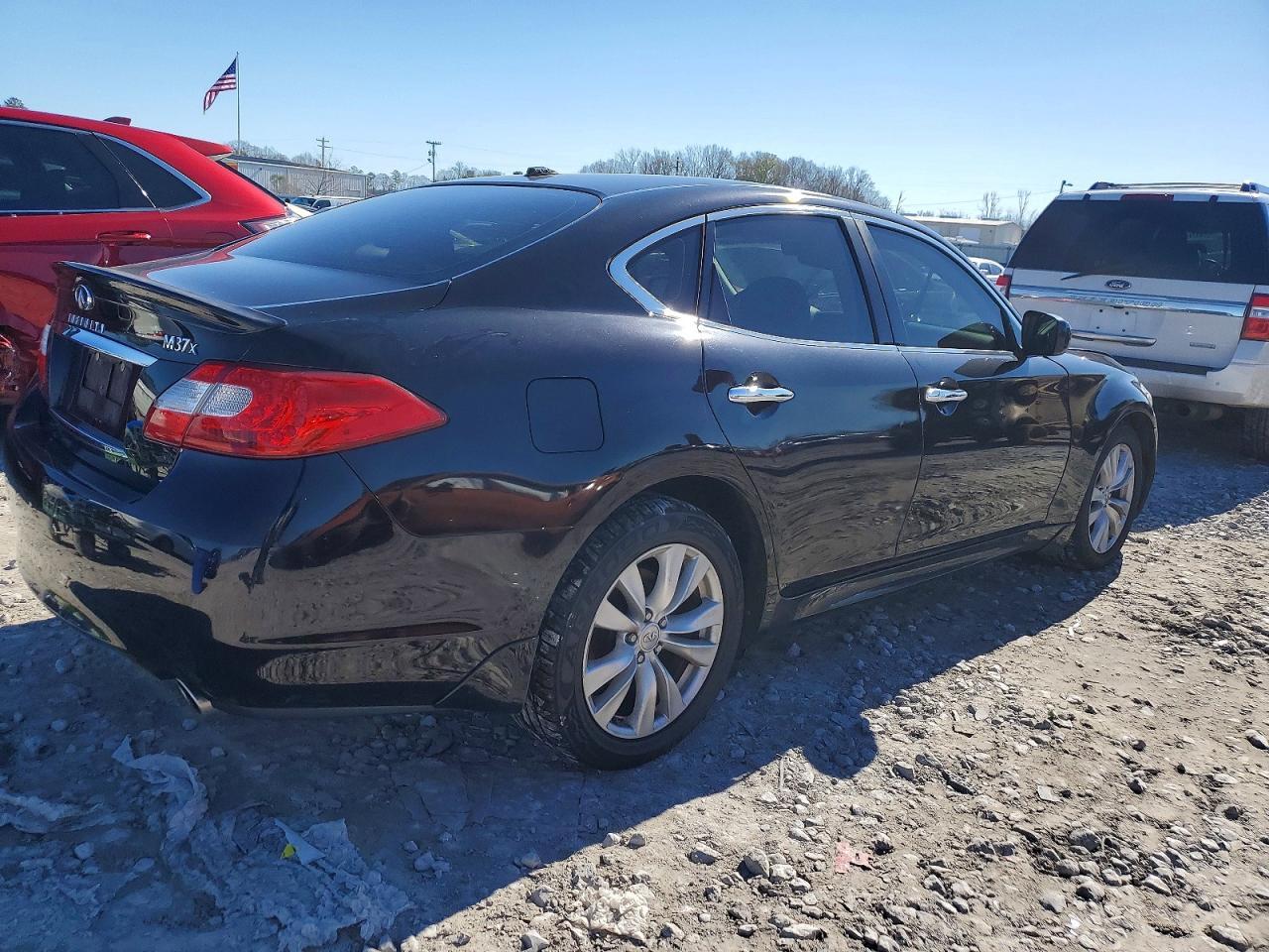 2011 Infiniti M37 X - Фото 3